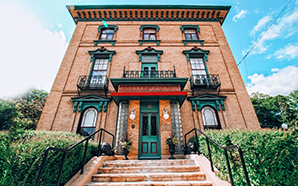 Hotel Carlyle exterior