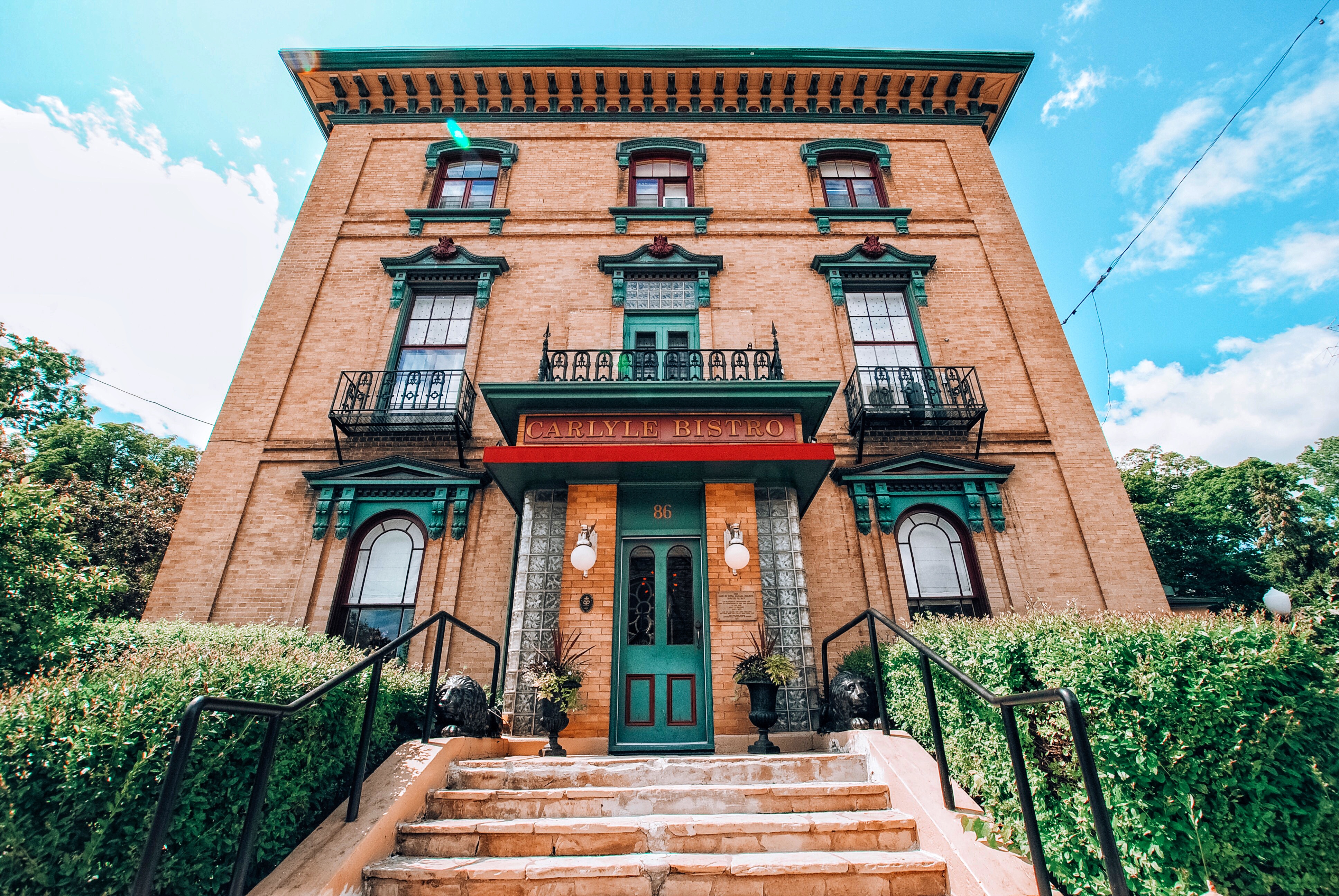 Exterior of Hotel Carlye