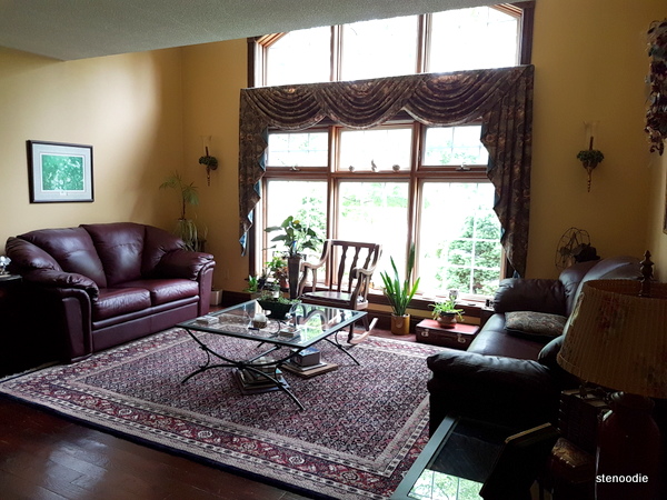 Living room at Woodland Gardens