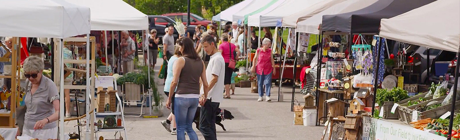 Crowd shopping the local market in Port Hope